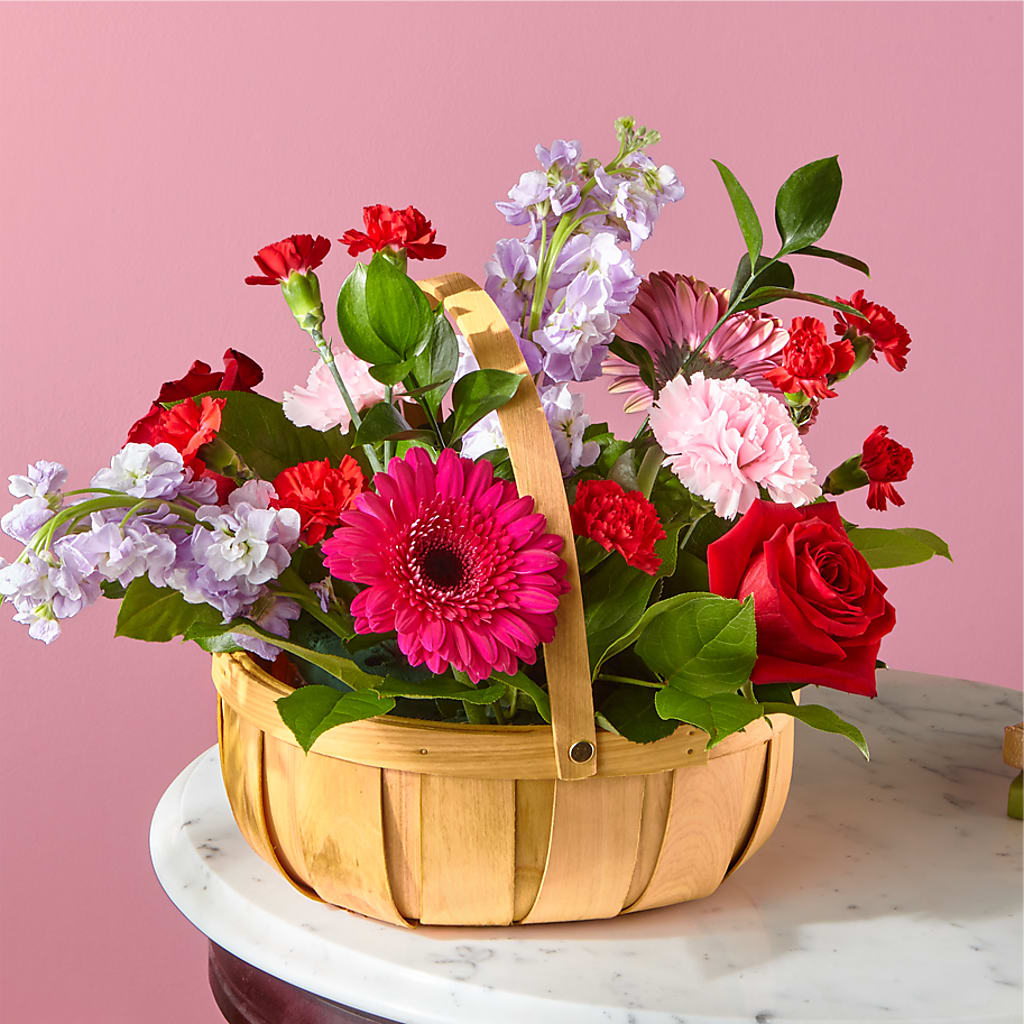 Pink Picnic Basket – Midnight Flowers And Events Llc, Lillington NC