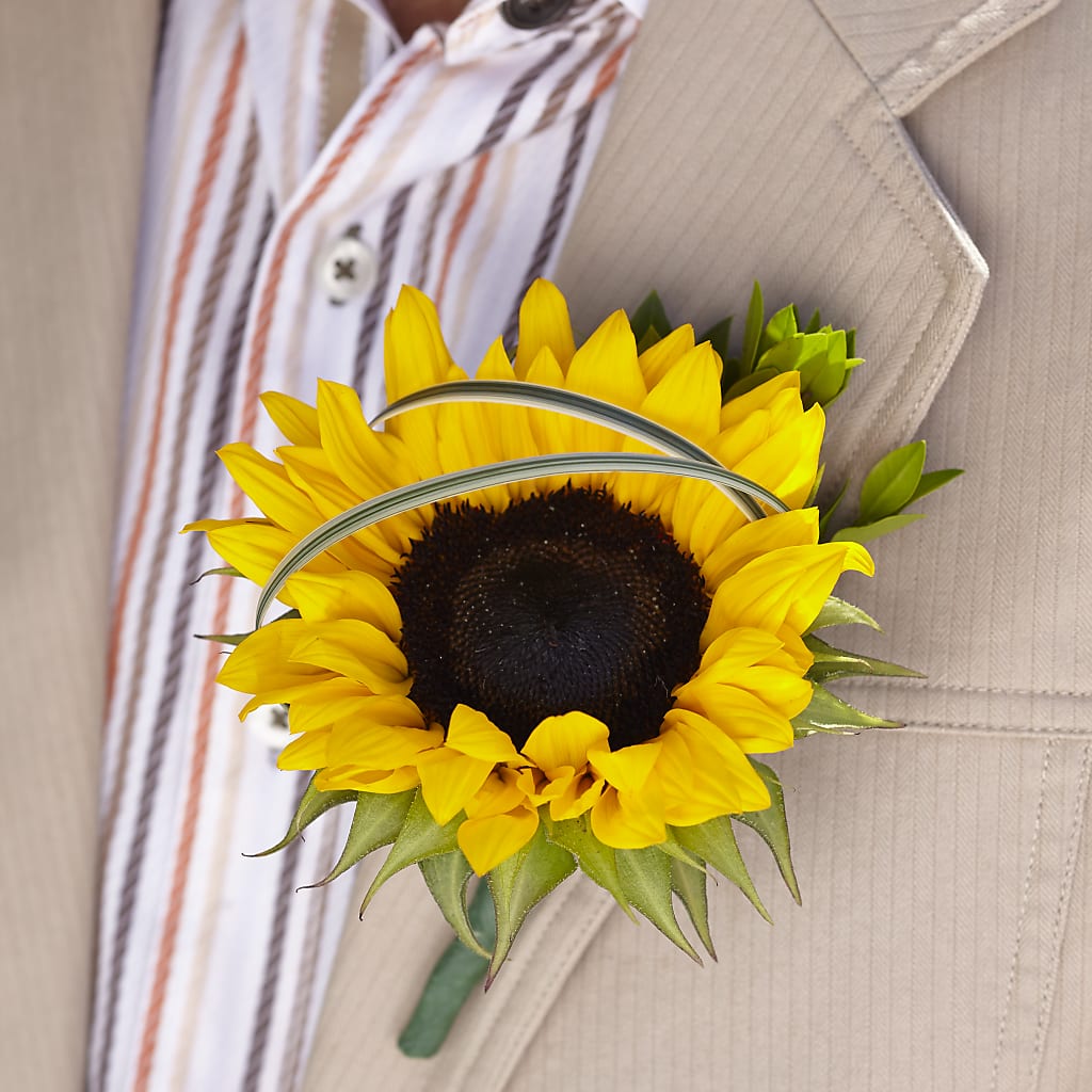 Free Spirit Boutonniere – Midnight Flowers And Events Llc, Lillington NC